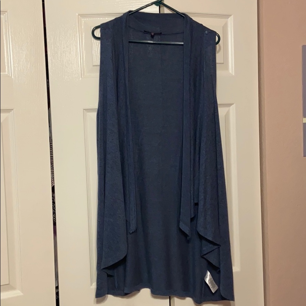 Ladies sleeveless cardigan